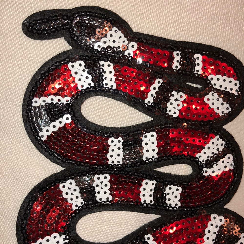 Sequined coral snake iron on patch - Picture 2 of 3